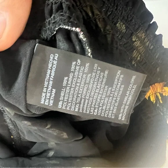 WHBM Lace Trim Surplice Sunflower Bouquet Blouse Sleeveless Black Size S NWT - Picture 8 of 10